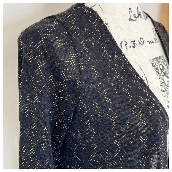 💕Like New Elegant Lularoe Sarah Black & Gold Cardigan💕 - Picture 10 of 14